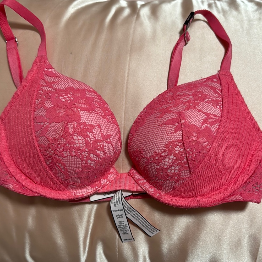 Victoria's Secret Dream Angels Push Up Vibrant Pink Lace Bra